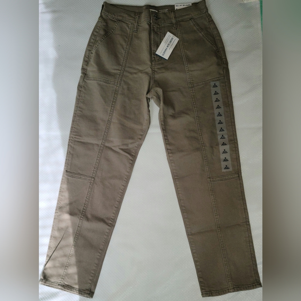 NWT Women's Sky-Hi Straight Old Navy Size 6 Jeans - Light Olive Green
